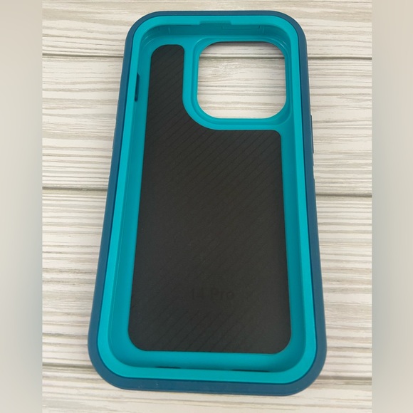 iPhone 14 Pro phone cases (never used) - Picture 3 of 9
